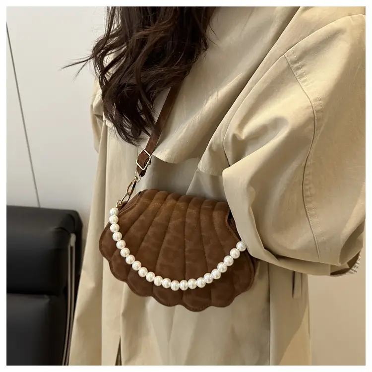 Women Pearl Chain Shoulder Bag New Autumn 2025 — feature 14