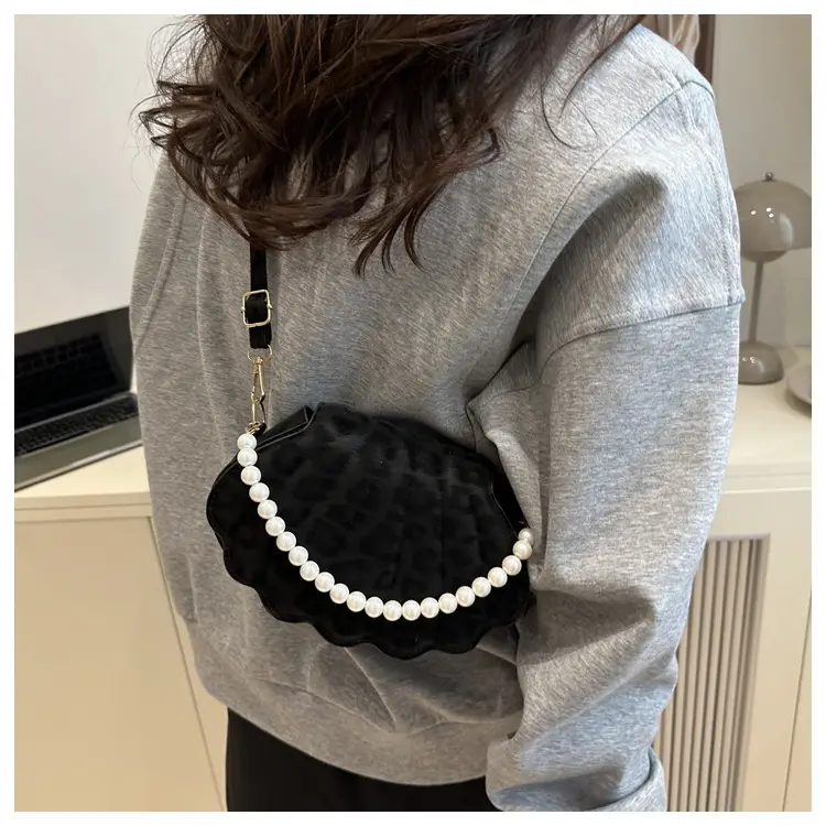 Women Pearl Chain Shoulder Bag New Autumn 2025 — feature 20