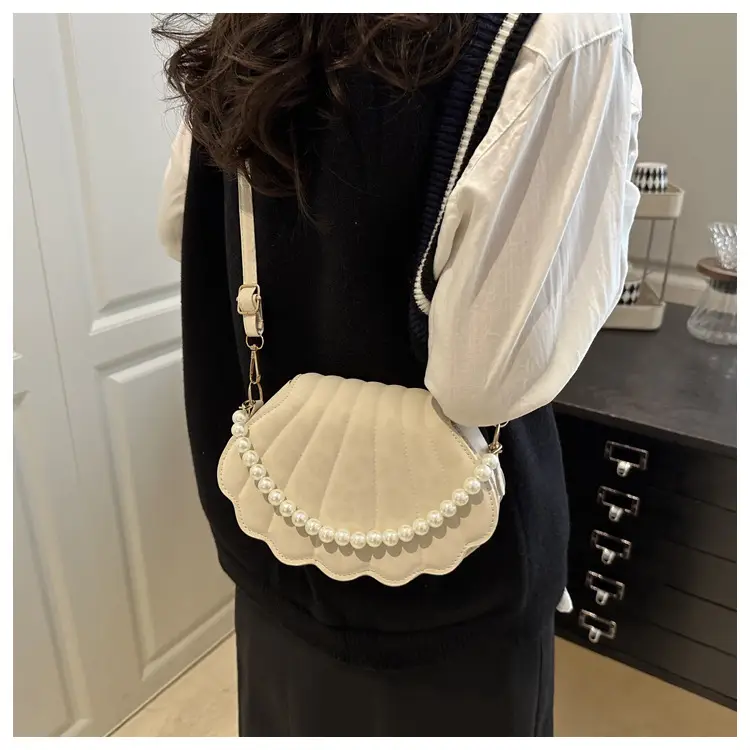 Women Pearl Chain Shoulder Bag New Autumn 2025 — feature 6