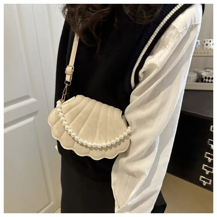 Women Pearl Chain Shoulder Bag New Autumn 2025 — feature 7