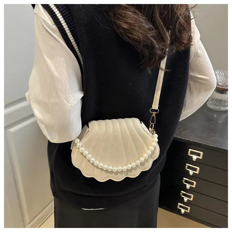 Women Pearl Chain Shoulder Bag New Autumn 2025 — feature 8