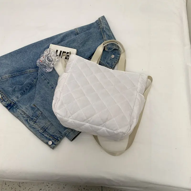Japanese-Style Quilted Shoulder Bag for Women - Image 3