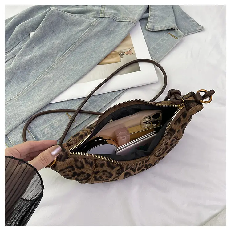 Women Leopard Print Crossbody Bag 2025 — feature 10
