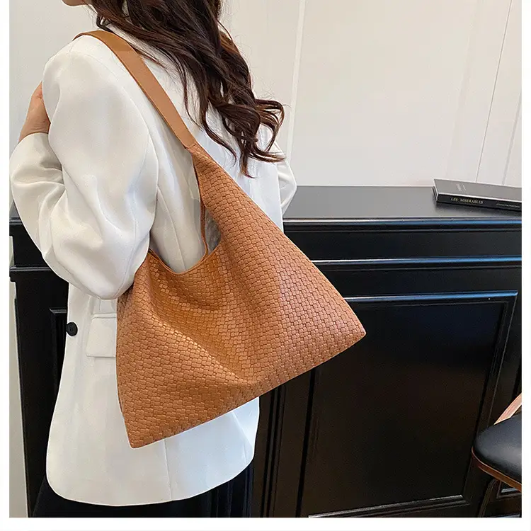 Women Retro Woven Tote Bag Brown 2025 — feature 10