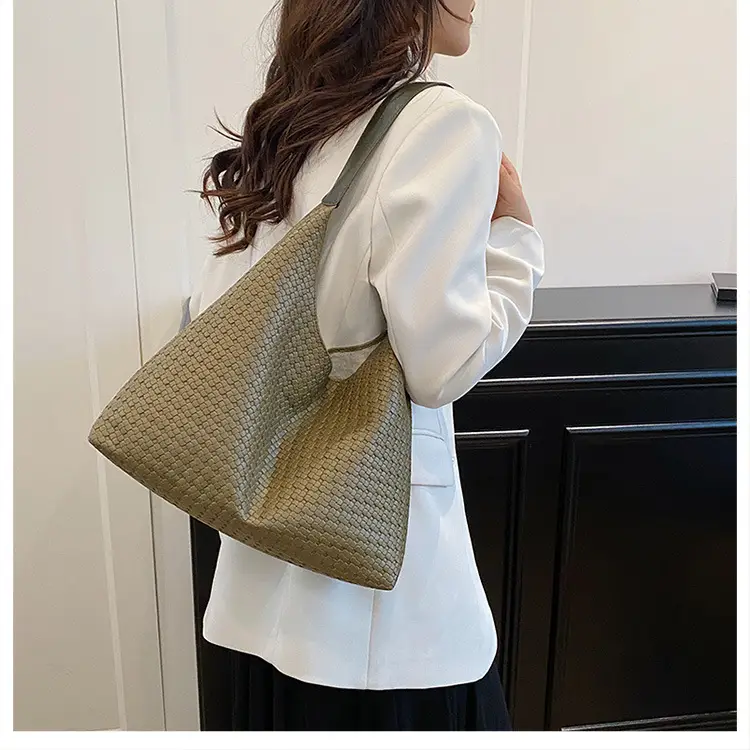 Women Retro Woven Tote Bag Brown 2025 — feature 11