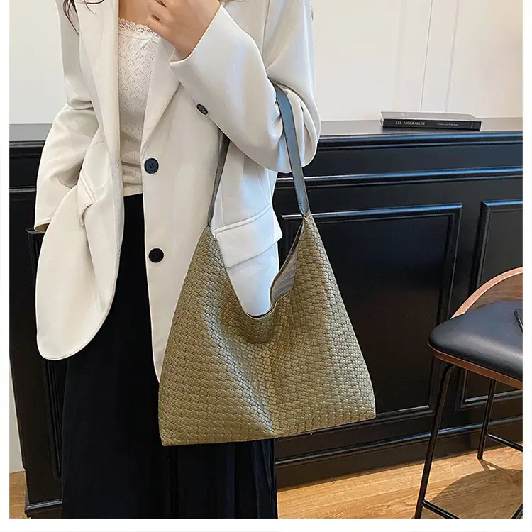 Women Retro Woven Tote Bag Brown 2025 — feature 12
