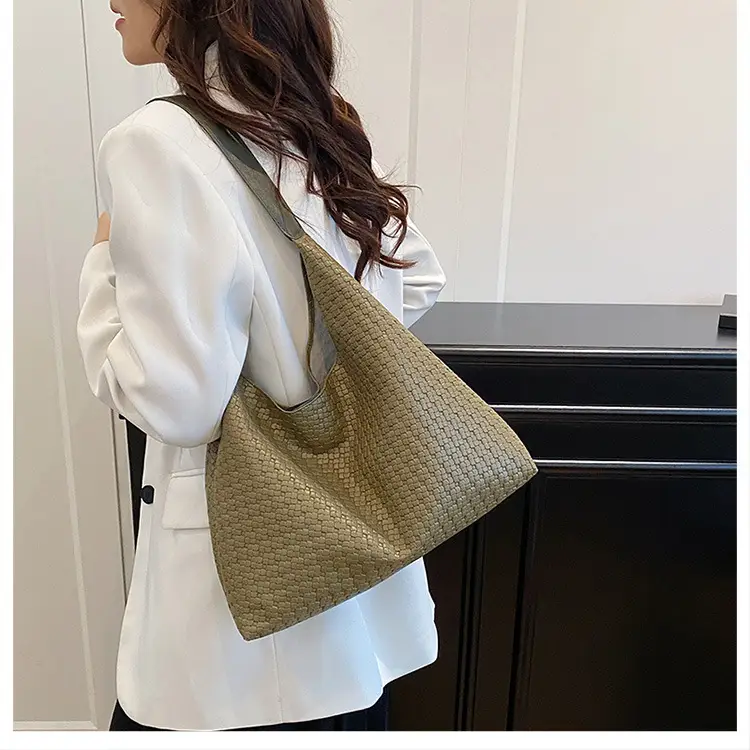 Women Retro Woven Tote Bag Brown 2025 — feature 13