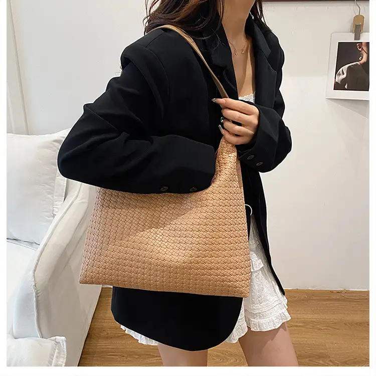 Women Retro Woven Tote Bag Brown 2025 — feature 14