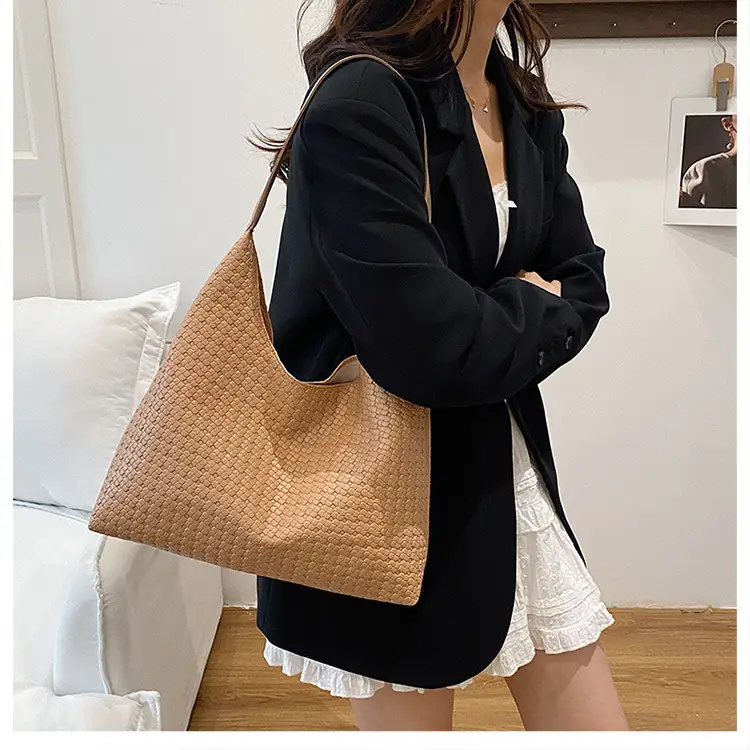 Women Retro Woven Tote Bag Brown 2025 — feature 15
