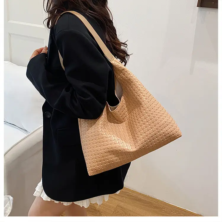 Women Retro Woven Tote Bag Brown 2025 — feature 16