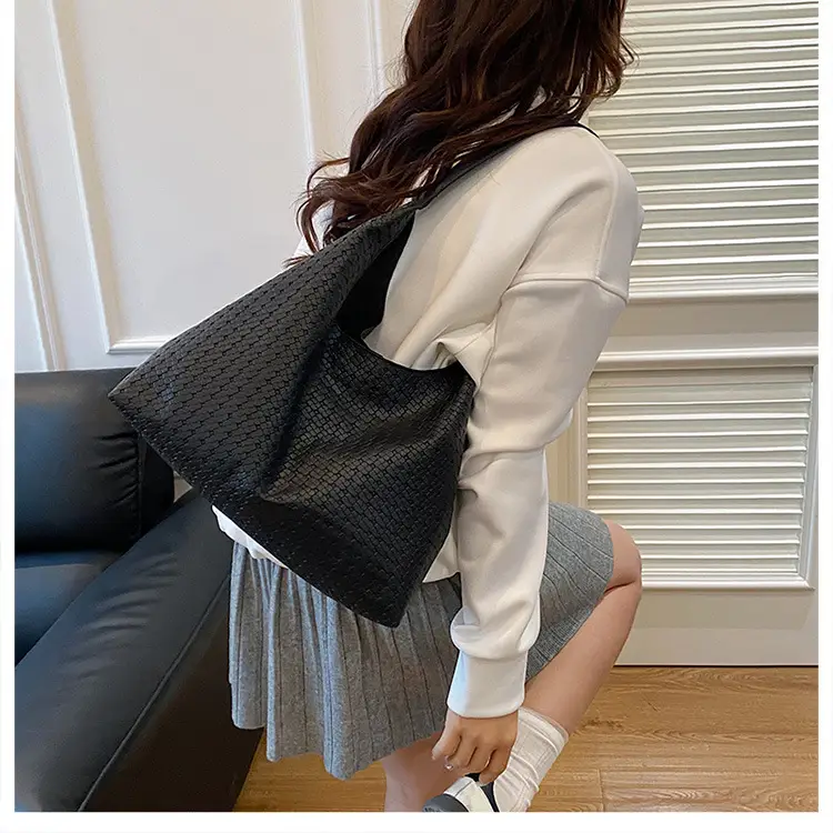 Women Retro Woven Tote Bag Brown 2025 — feature 19
