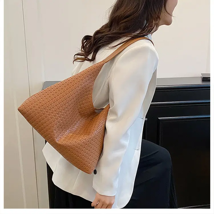 Women Retro Woven Tote Bag Brown 2025 — feature 8