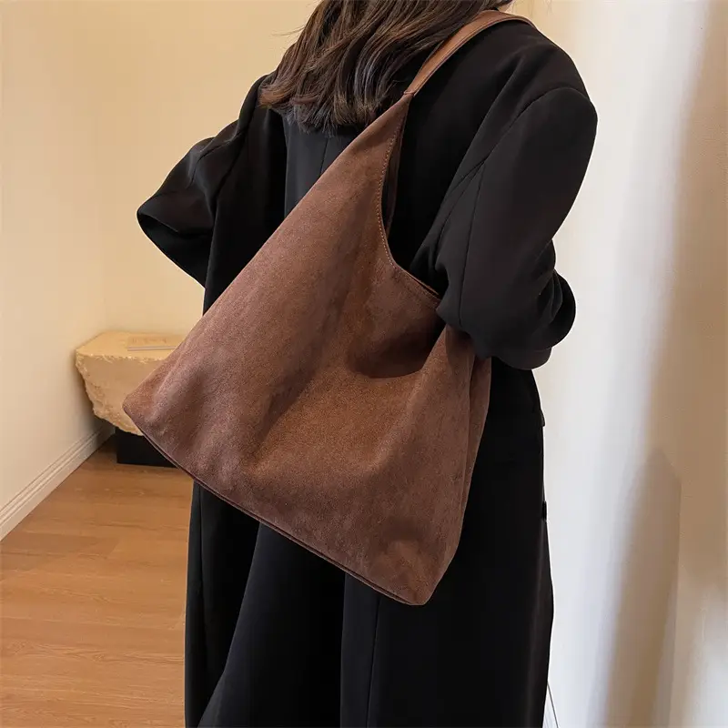 Women's Large Capacity Brown Leather Shoulder Bag - Image 7