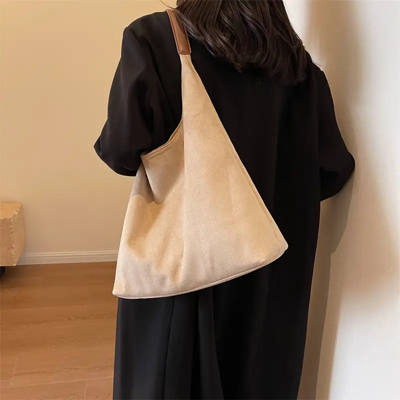 Women's Large Capacity Brown Leather Shoulder Bag - Image 8