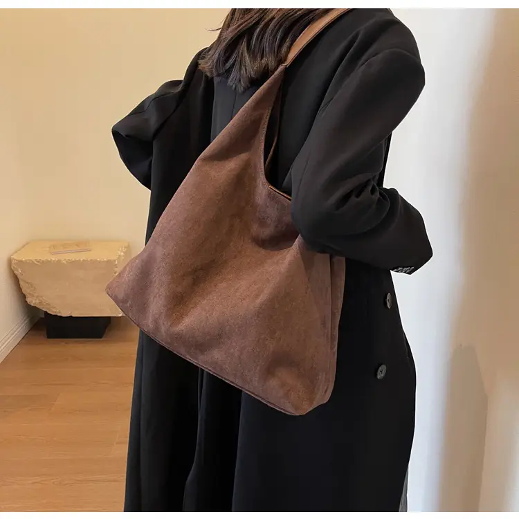 Women's Large Capacity Brown Leather Shoulder Bag — feature 11