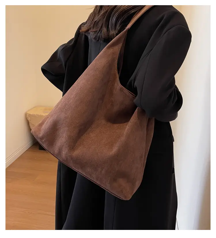 Women's Large Capacity Brown Leather Shoulder Bag — feature 3