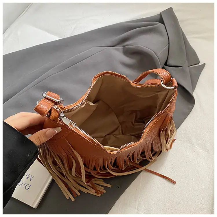 Women Crossbody Tassel Bag Brown Leather Large Capacity — feature 13