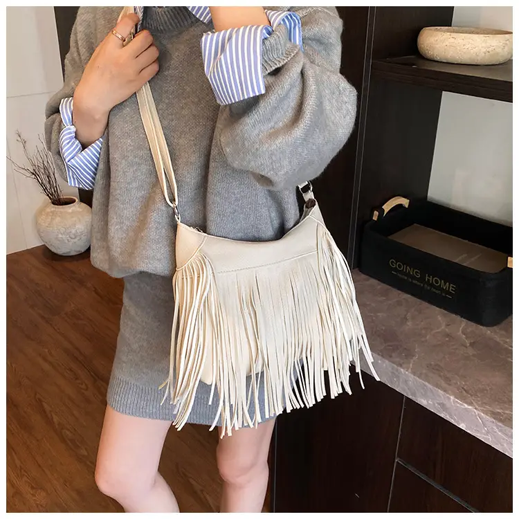 Women Crossbody Tassel Bag Brown Leather Large Capacity — feature 3