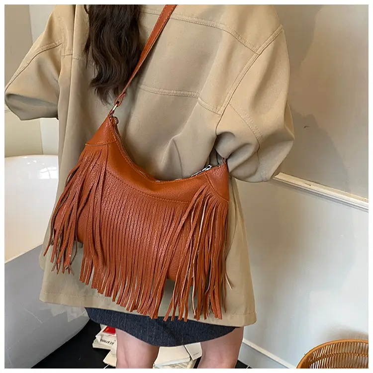 Women Crossbody Tassel Bag Brown Leather Large Capacity — feature 6