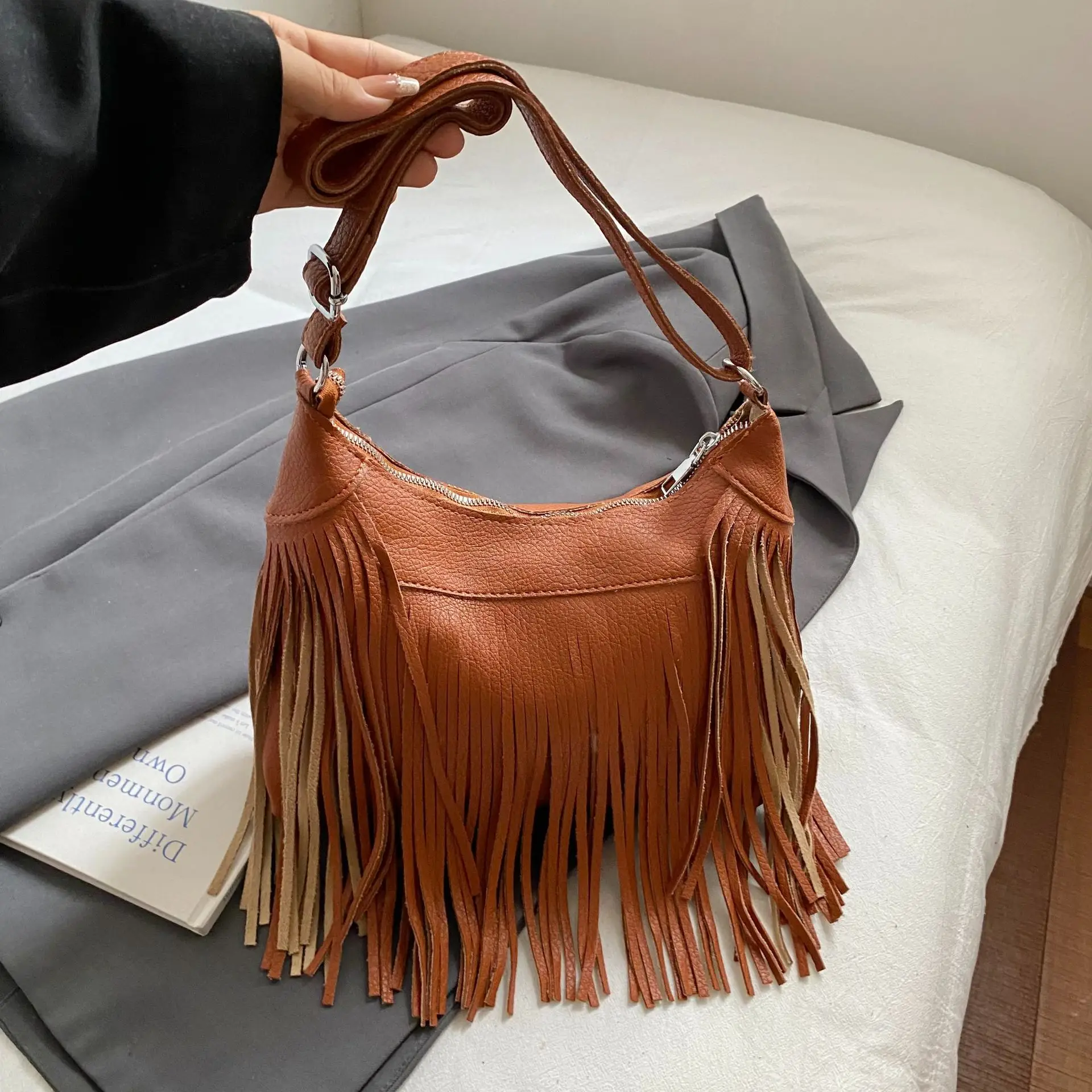 Women Crossbody Tassel Bag Brown Leather Large Capacity - Image 2
