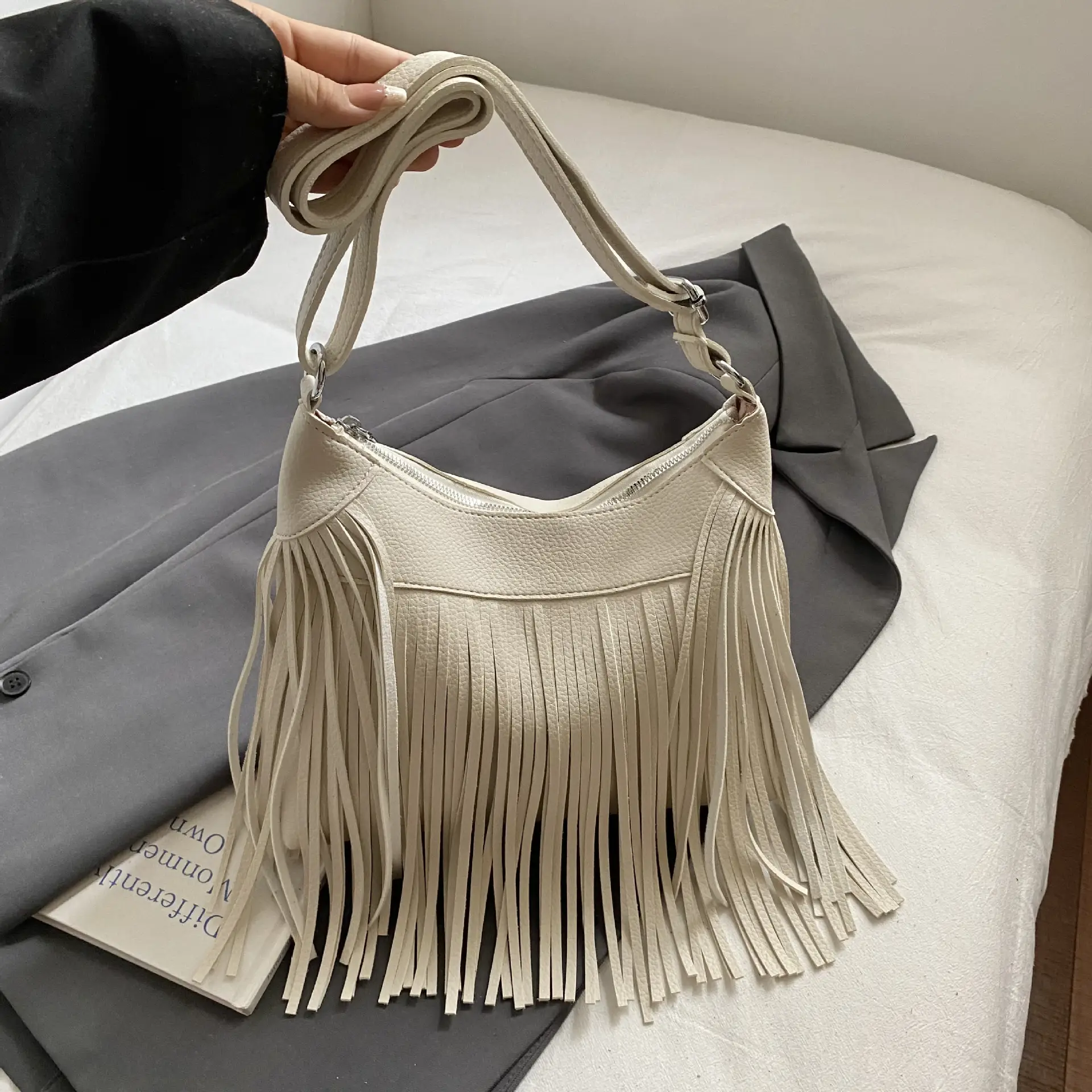 Women Crossbody Tassel Bag Brown Leather Large Capacity - Image 3