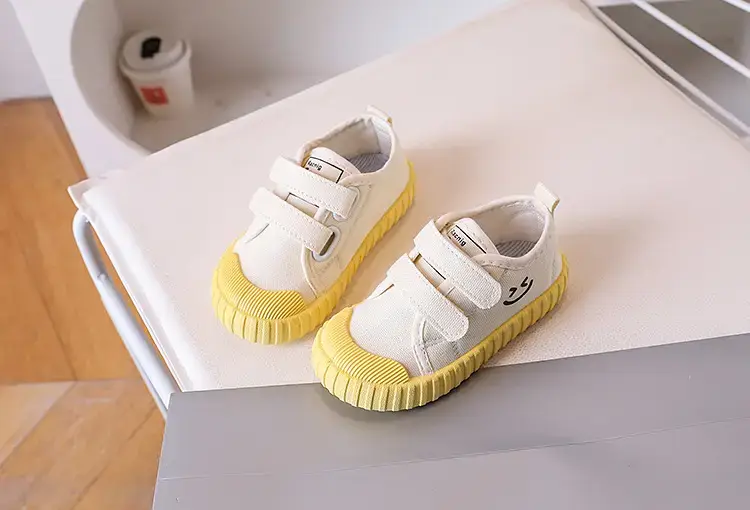 Children's Canvas Velcro Shoes Red Soles Kindergarten Flat — feature 10