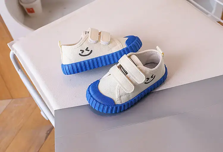 Children's Canvas Velcro Shoes Red Soles Kindergarten Flat — feature 15
