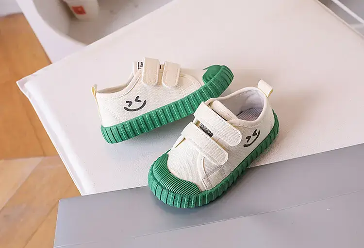 Children's Canvas Velcro Shoes Red Soles Kindergarten Flat — feature 3