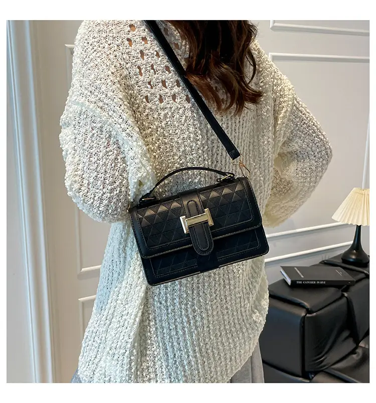 Women's Green White Quilted Shoulder Bag 2025 — feature 14
