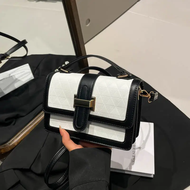 Women's Green White Quilted Shoulder Bag 2025 - Image 5
