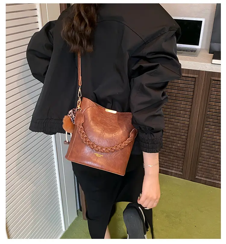 Retro Tote Bag Women Shoulder Crossbody Satchel Brown — feature 1