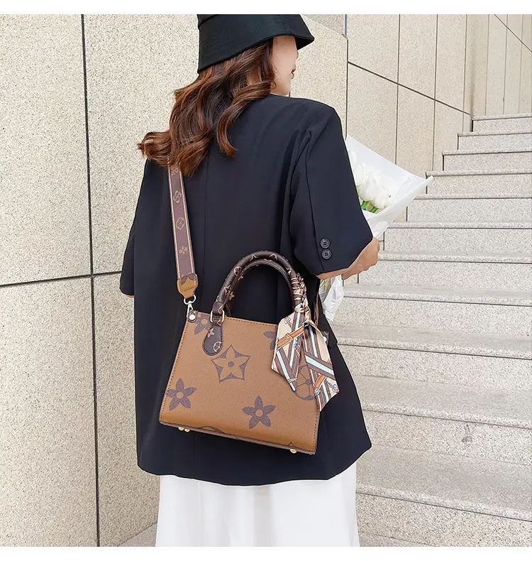 Vintage Monogram Tote Bag for Women Large Capacity Shoulder Bag — feature 20