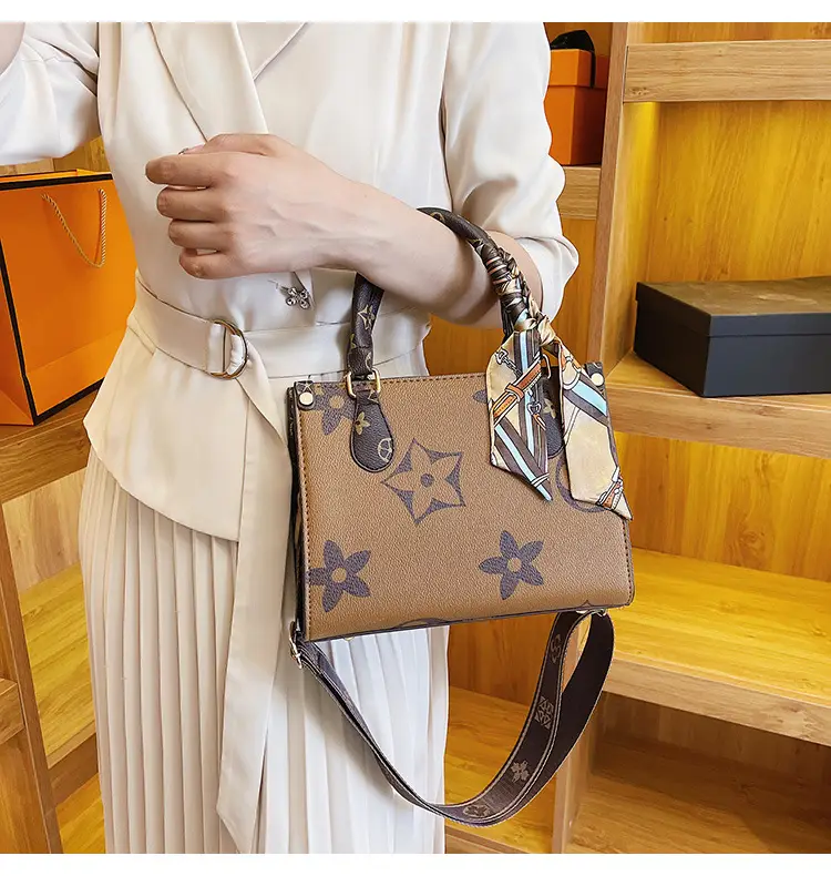 Vintage Monogram Tote Bag for Women Large Capacity Shoulder Bag — feature 27