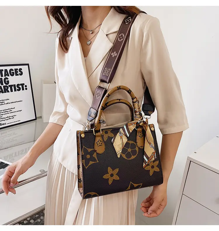 Vintage Monogram Tote Bag for Women Large Capacity Shoulder Bag — feature 29