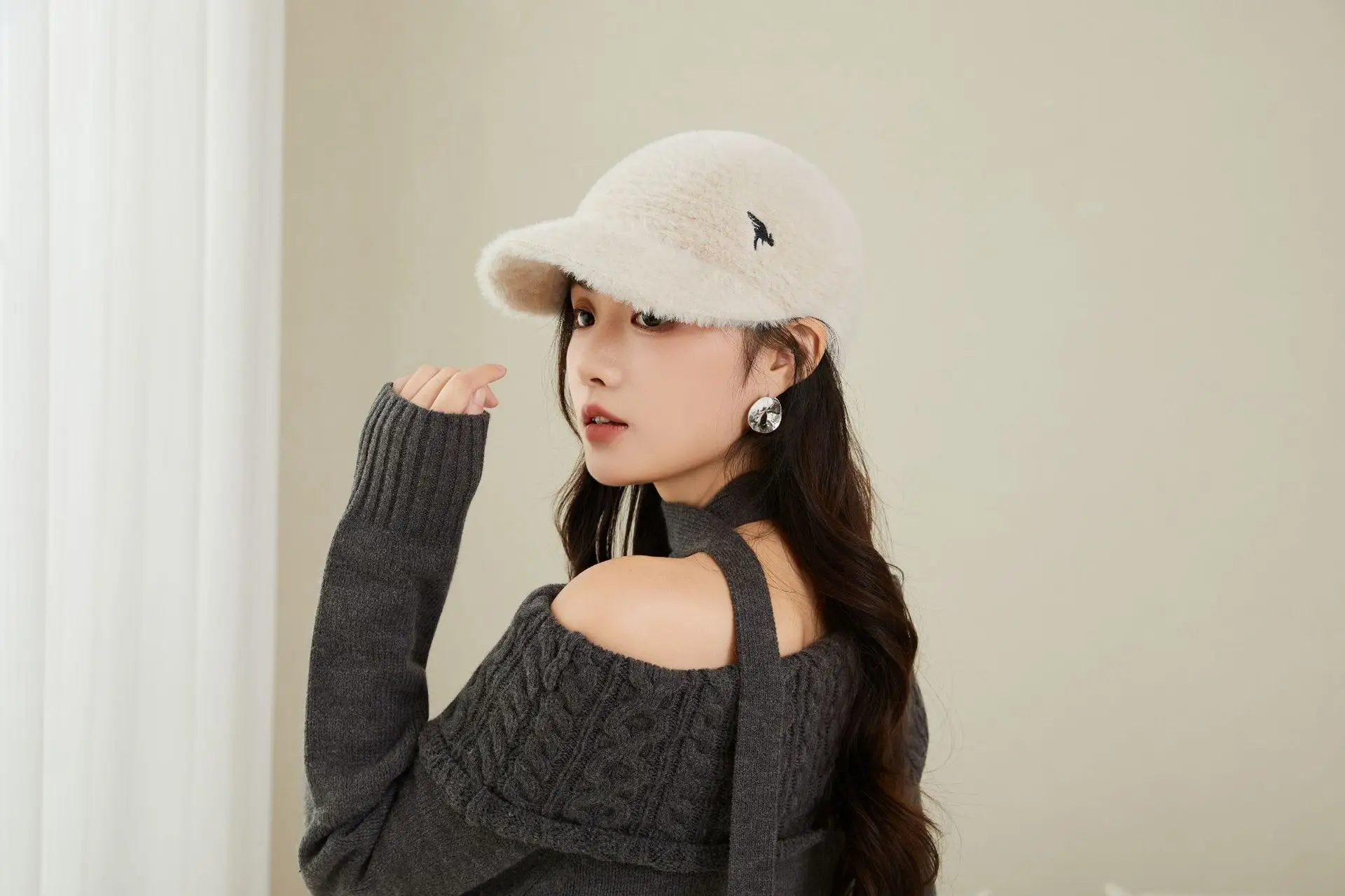 2025 Plush Duckbill Cap Winter Women's Warm Hat — feature 10