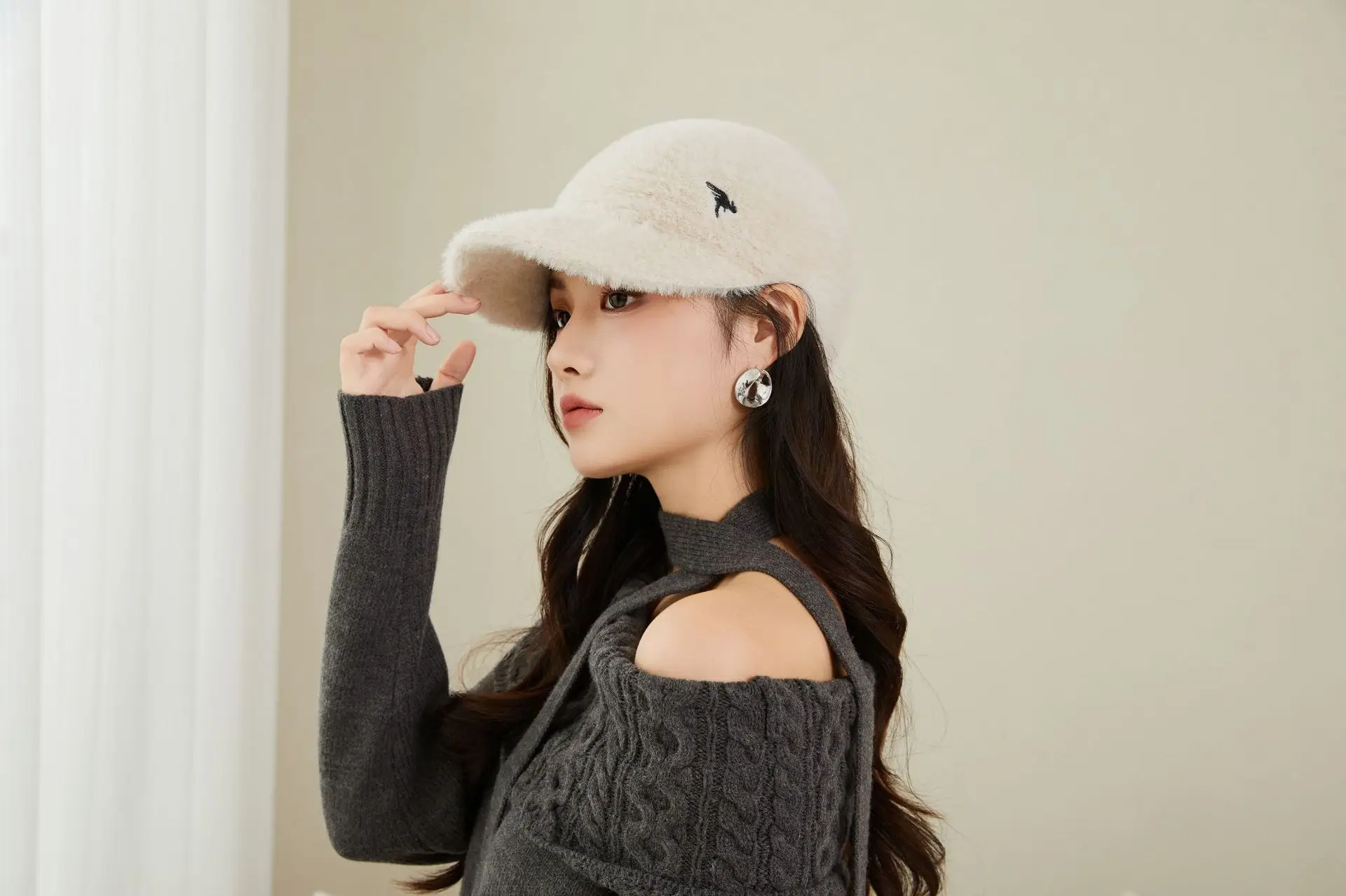 2025 Plush Duckbill Cap Winter Women's Warm Hat — feature 11
