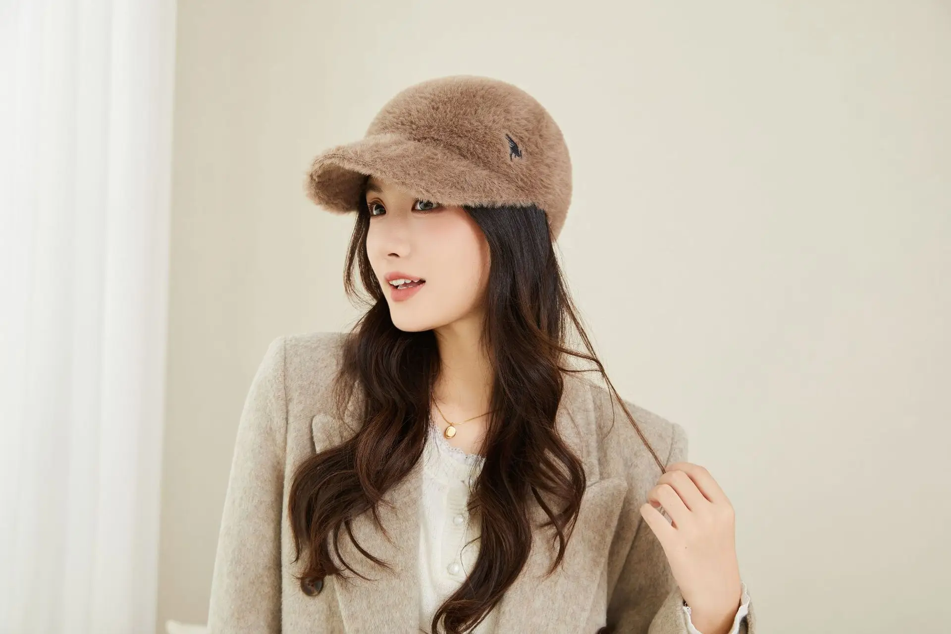 2025 Plush Duckbill Cap Winter Women's Warm Hat — feature 16