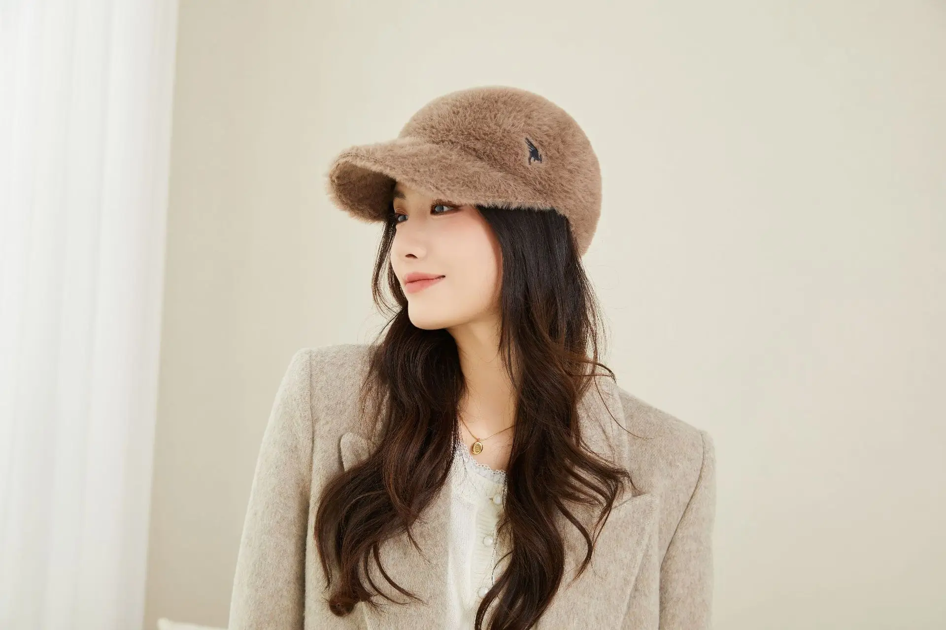 2025 Plush Duckbill Cap Winter Women's Warm Hat — feature 17