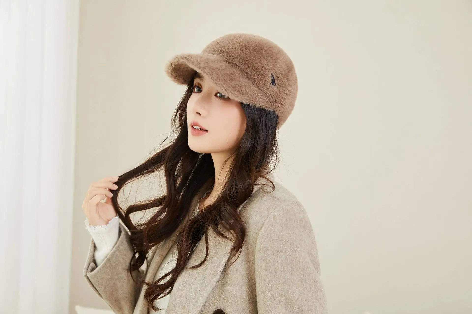 2025 Plush Duckbill Cap Winter Women's Warm Hat — feature 18