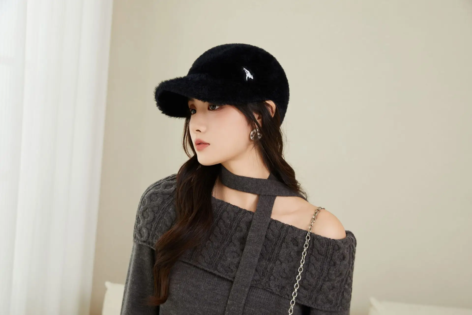 2025 Plush Duckbill Cap Winter Women's Warm Hat — feature 7