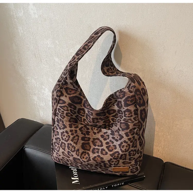 Leopard Textured Women's Shoulder Crossbody Bag Large Capacity — feature 21