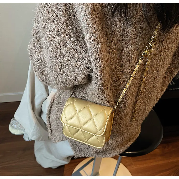 Red Quilted Chain Shoulder Bag for Women — feature 11