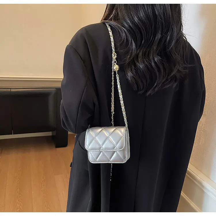 Red Quilted Chain Shoulder Bag for Women — feature 15