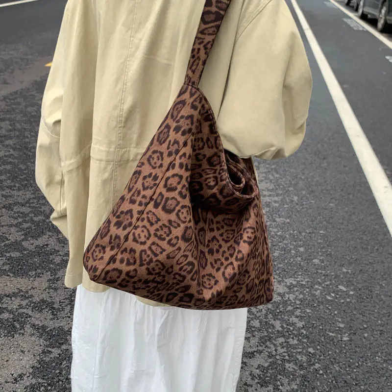 Leopard Print Women's Large Capacity Shoulder Bag - Image 7