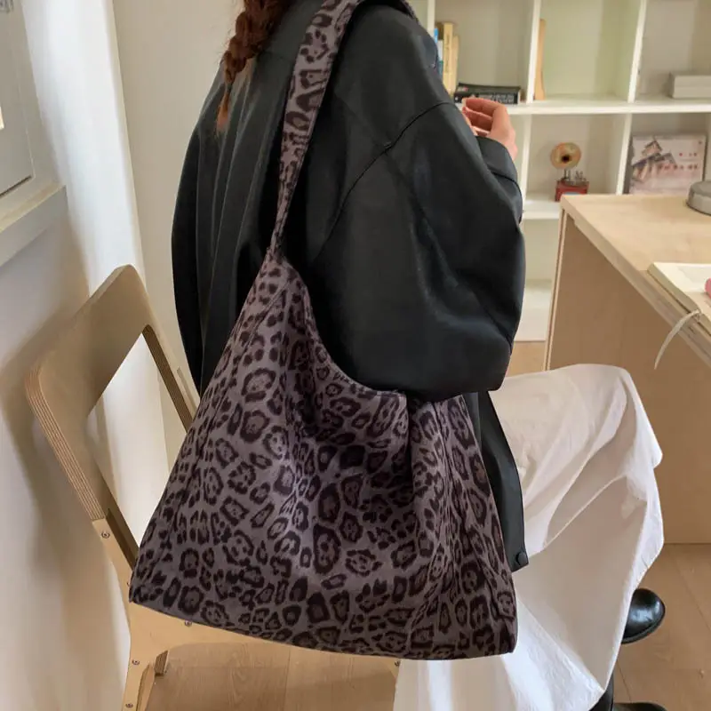 Leopard Print Women's Large Capacity Shoulder Bag - Image 8
