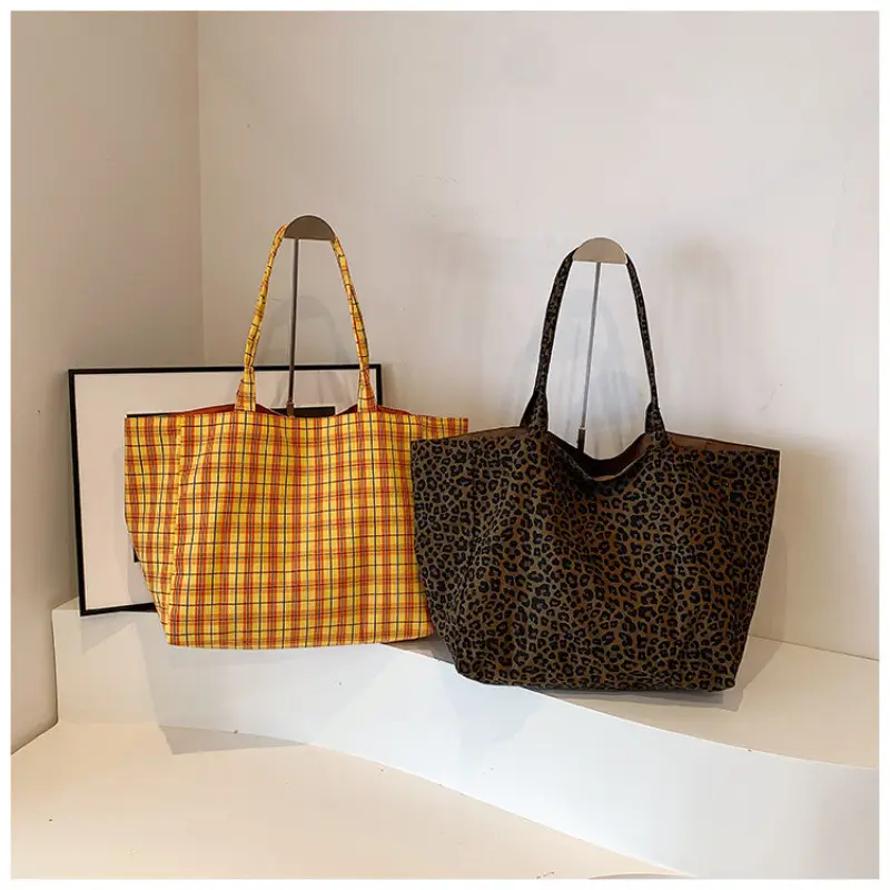 Leopard Print Large Capacity Women's Tote Bag - Image 5