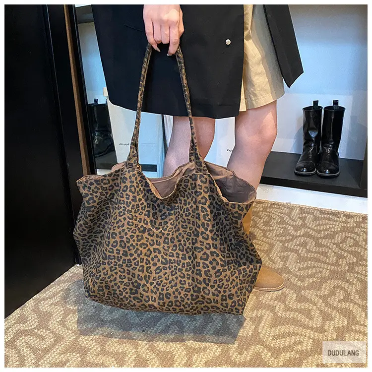 Leopard Print Large Capacity Women's Tote Bag — feature 12