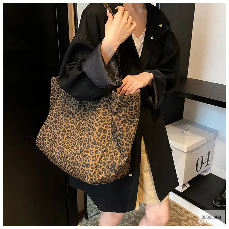 Leopard Print Large Capacity Women's Tote Bag — feature 14