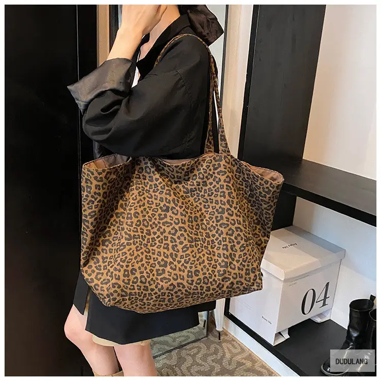 Leopard Print Large Capacity Women's Tote Bag — feature 18