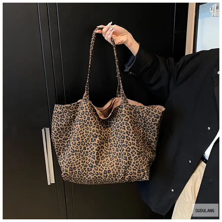Leopard Print Large Capacity Women's Tote Bag — feature 19